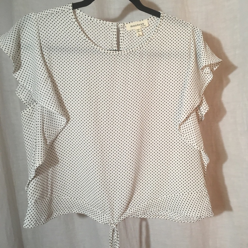 Flowy White Black Polka Dot Flutter Sleeve‎ Top